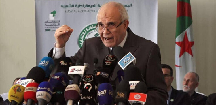 شرفي يعقد ندوة صحفية