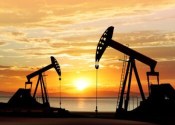 أسعار النفط تتجاوز 75 دولار