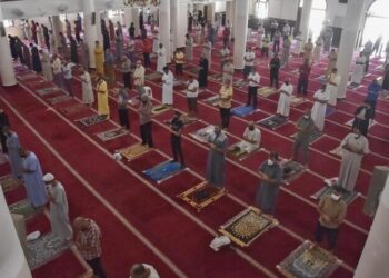 تعليق صلوات جماعية بالجزائر