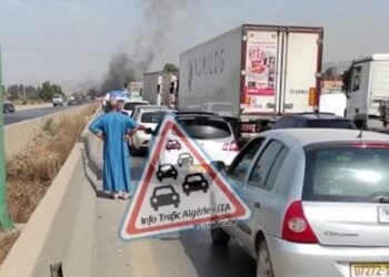 شل حركة المرور بالطريق السيار “زرالدة -بودواو”