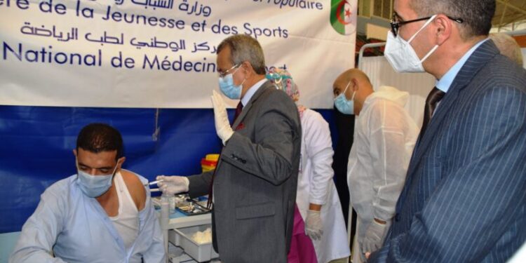 بالصور.. أكبر عملية تلقيح في قطاع الصحة