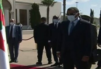 الرئيس بازوم يغادر الجزائر