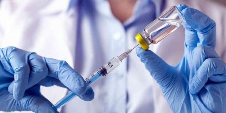 حملة تلقيح ضد كورونا لفائدة الصحفيين ومهنيي القطاع