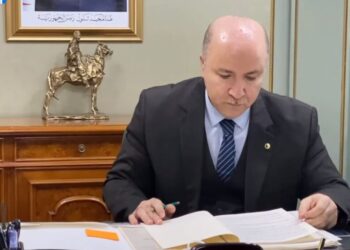 الوزير الأول يعزي أسرة الإعلامي سليمان بخليلي