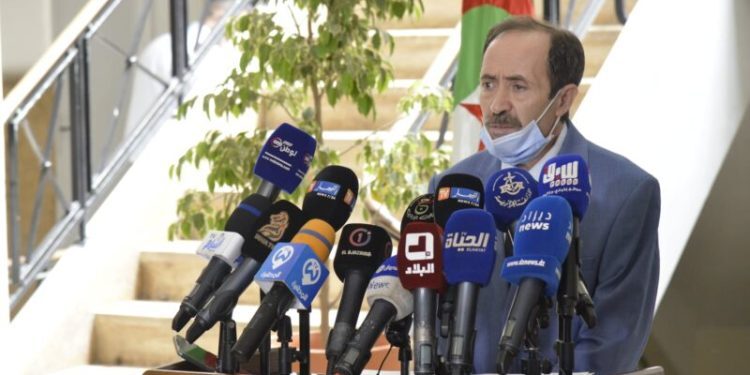 بلعابد يرد على انشغالات أولياء التلاميذ