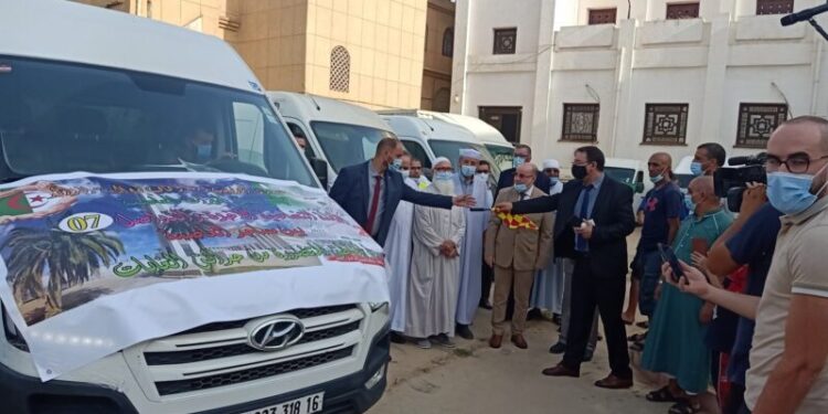 قوافل تضامنية لأربع ولايات