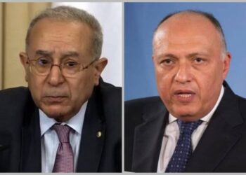 لعمامرة يتلقى اتصالا من نظيره المصري