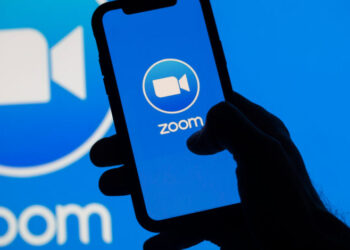 “زووم” توضح بخصوص انتهاك خصوصية المستخدمين