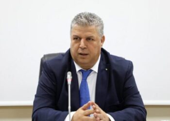 رئيس الـ”فاف” يلتحق بالمنتخب المحلي