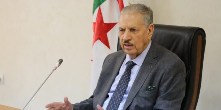 قوجيل يعزي عائلتي شهيدي الواجب الوطني