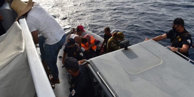 احباط محاولة 146شخصا للهجرة غير الشرعية