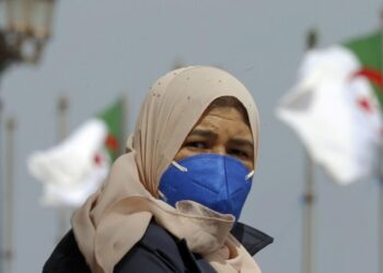 إصابات “كورونا” تواصل الانخفاض