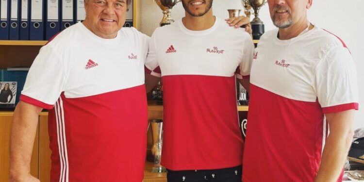 سحنون يتعاقد مع فريق فرانكفورت الألماني تحضيرا لأولمبياد باريس 2024