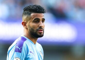 محرز يلازم دكة البدلاء في مانشستر سيتي