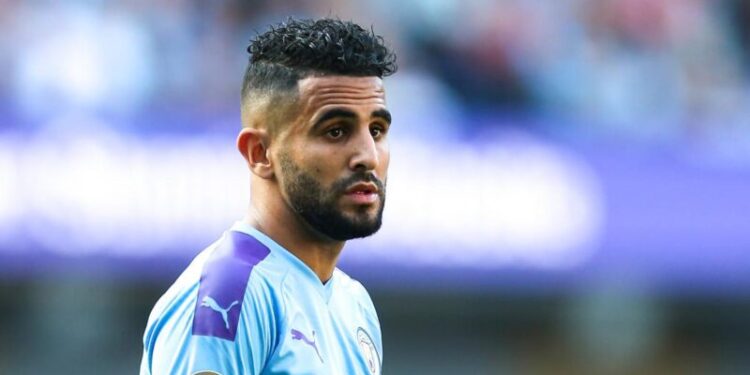 محرز يلازم دكة البدلاء في مانشستر سيتي
