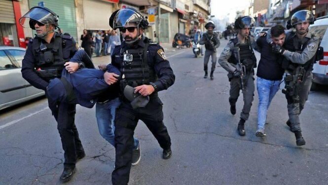 شرطة الاحتلال تعتقل فلسطينيين