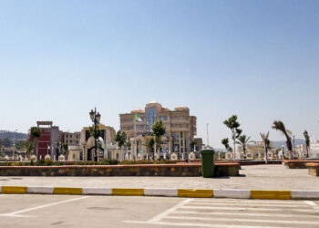 وزيرا السياحية والبيئة في الطارف