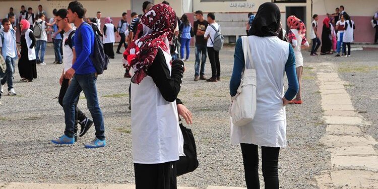 تلاميذ ممنوعون من دخول المدارس