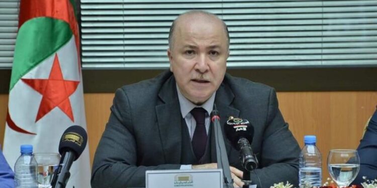 الوزير الأول: ارتفاع ايردات الخزينة.. ونحو تخفيف الأعباء الضريبية