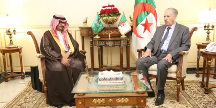 قوجيل يستقبل السفير السعودي في الجزائر