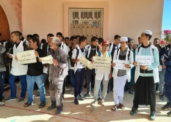 غرداية.. تلاميذ ثانوية بالقرارة يحتجون