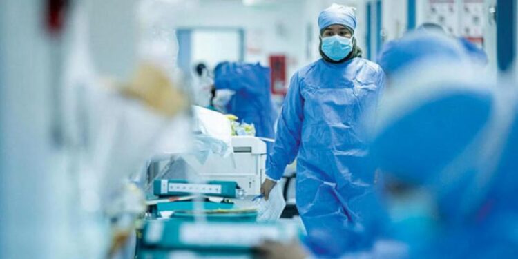 توقعات مختص بشأن موعد الخروج من أزمة كورونا