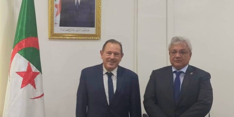 بن باحمد يستقبل سفير الجزائر بموسكو
