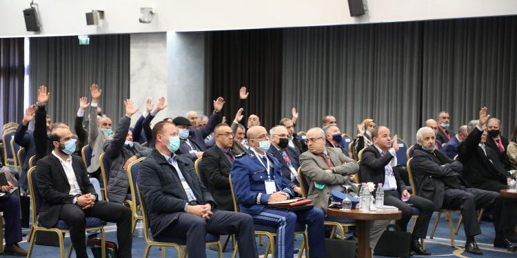 تجاوزات للقوانين وخلافات بين مكتب الـ”فاف”