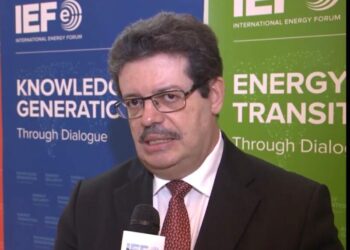 لعمامرة يهنئ محمد حمال