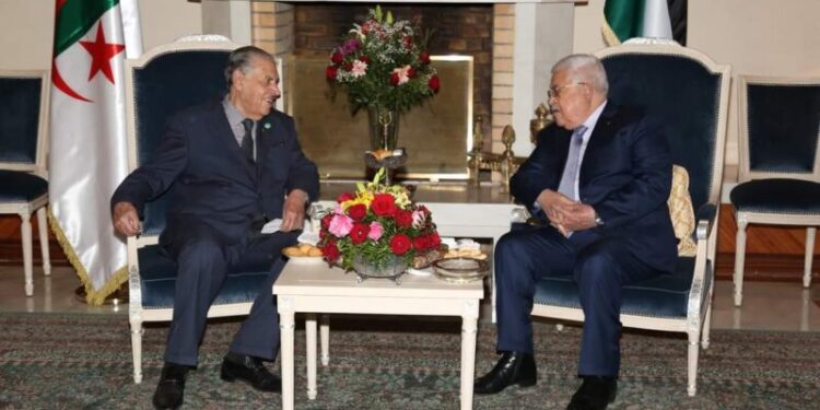 الرئيس الفلسطيني يستقبل صالح قوجيل