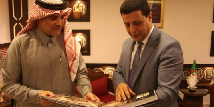 ما دار بين وزير السياحة والسفير القطري