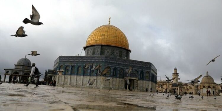 دعوات لسحب رئاسة لجنة القدس من نظام المخزن