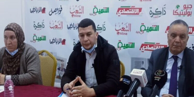 المقاربــة الجزائـريـة في تسويـة الأزمـة اللّيبيـة