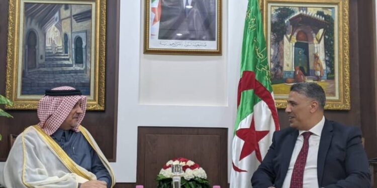 هذا ما دار بين وزير السكن وسفير قطر