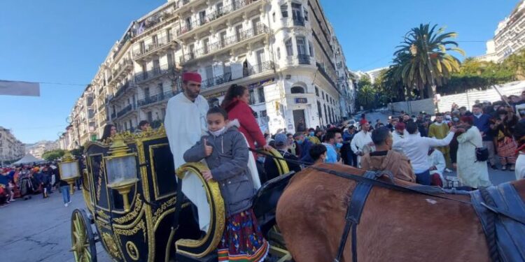 عروض فنية في ختام احتفالات “يناير 2972”