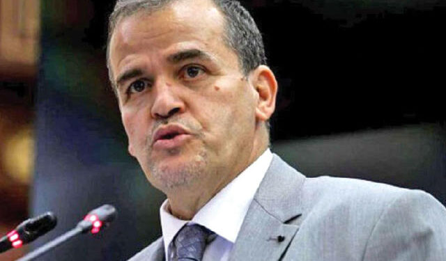 رزيق: مضاربة في زيت المائدة وسعر الخبز مقنن
