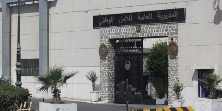 توظيف مستخدمين شبيهين في الأمن الوطني