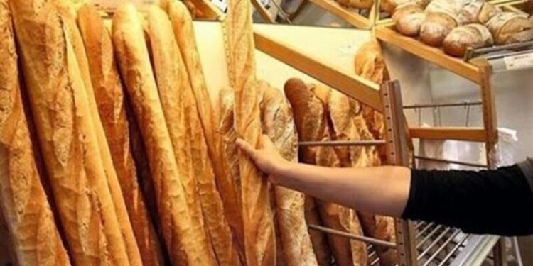 أغلب المخابز تبيع الخبز بـ”أسعارها”
