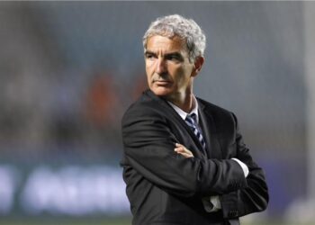 الـ”فاف” تتصل بمدرب منتخب فرنسا السابق