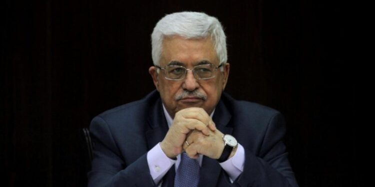 عباس يدعو إلى مقاومة سلمية أكبر دفاعا عن الهوية الفلسطينية