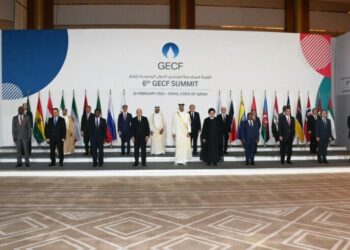 الرئيس تبون يدعو إلى استغلال معهد الغاز بالجزائر لتطوير هذه الطاقة