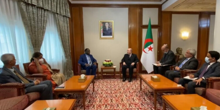 الوزير الأول يستقبل فريق التقييم لمفوضية الاتحاد الإفريقي