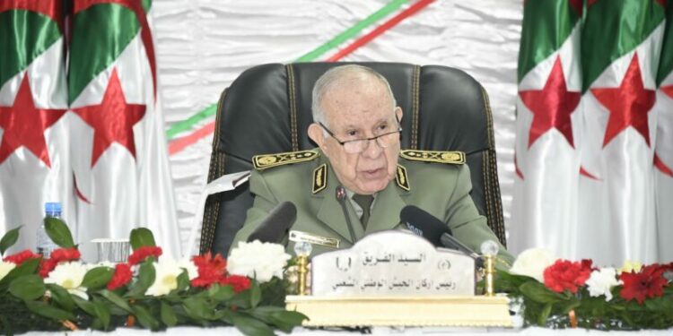 الفريق شنقريحة: قيادة الجيش تولي أهمية كبرى لسلاح العتاد