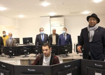 وفد من الـ”كاف” يتفقد منشآت رياضية بوهران
