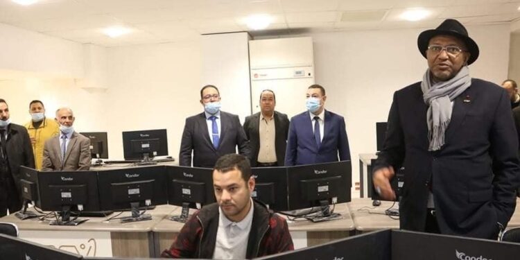 وفد من الـ”كاف” يتفقد منشآت رياضية بوهران
