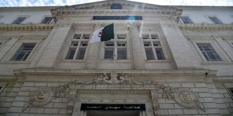 تأجيل النظر في قضية مجمع بن أعمر