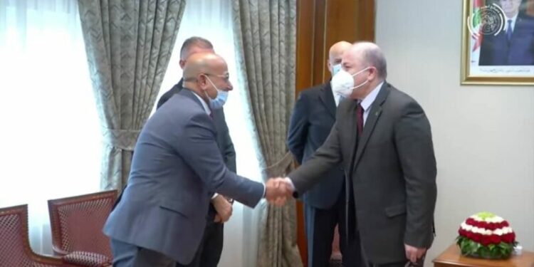 بالفيديو.. الوزير الأول يستقبل المدير العام لشركة “إيني” الايطالية
