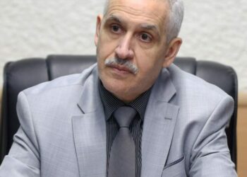 وزير النقل يدعو إلى رفع مستوى أداء الموانىء وعصرنتها
