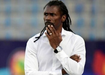 مدرب السنغال يفضح التحكيم الإفريقي