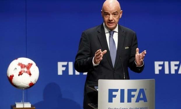 رئيس “فيفا” يتحدث عن مباراة الجزائر-الكاميرون